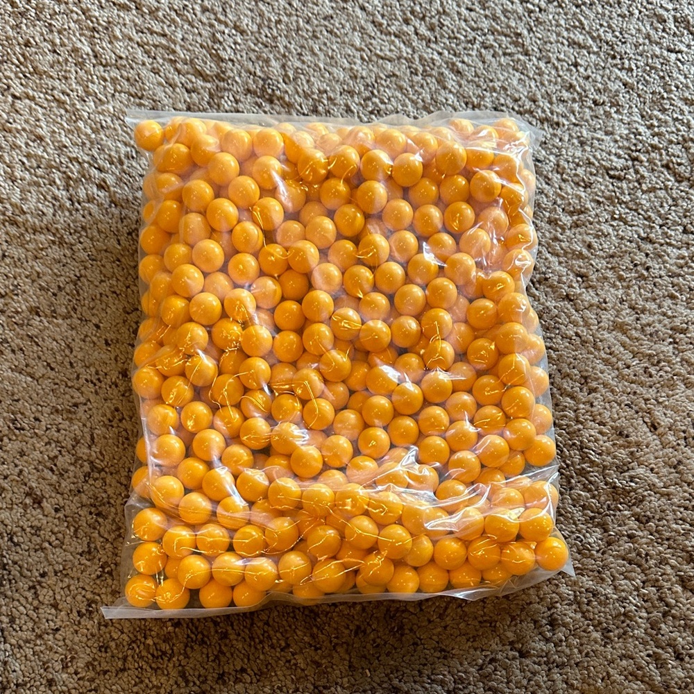 Bag of recreational 500 Paintballs with Yellow Fill